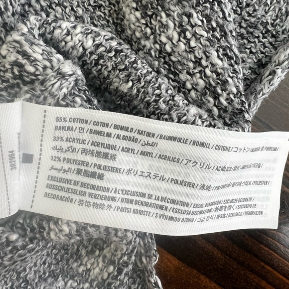 Hollister Long Sleeve Top - Picture 5 of 5